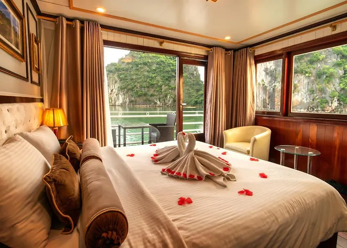  Swan Cruises - Off-the-beaten-path Route 下龍