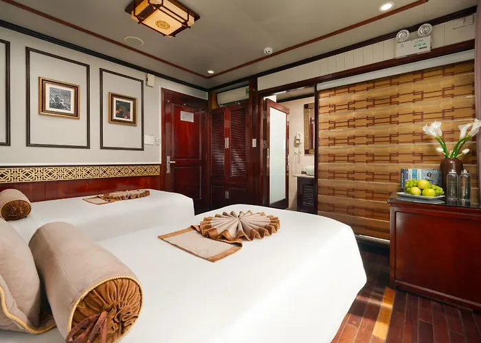  Swan Cruises - Off-the-beaten-path Route Ha Long
