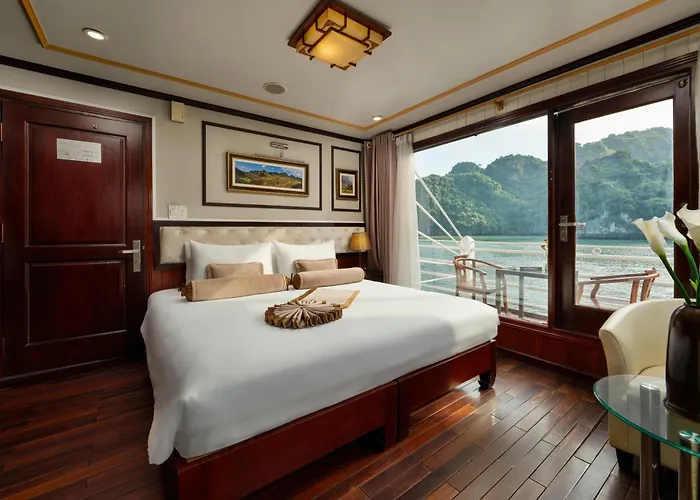 Swan Cruises - Off-the-beaten-path Route Hạ Long