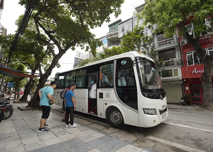 Swan Cruises - Off-the-beaten-path Route 4*