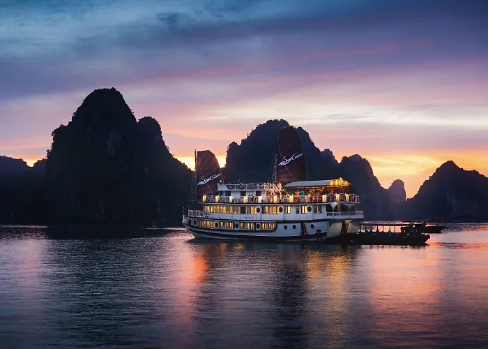Swan Cruises - Off-the-beaten-path Route  4*