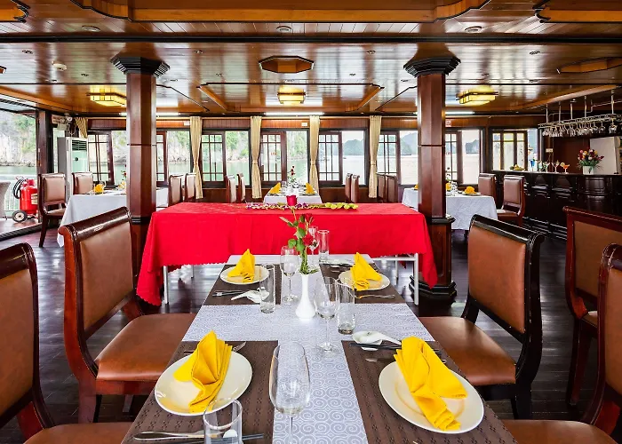  Swan Cruises - Off-the-beaten-path Route Hạ Long
