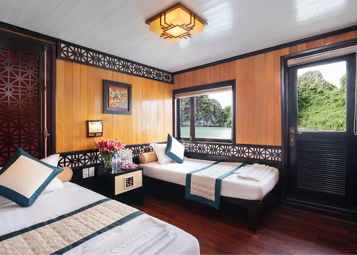  Swan Cruises - Off-the-beaten-path Route 下龍