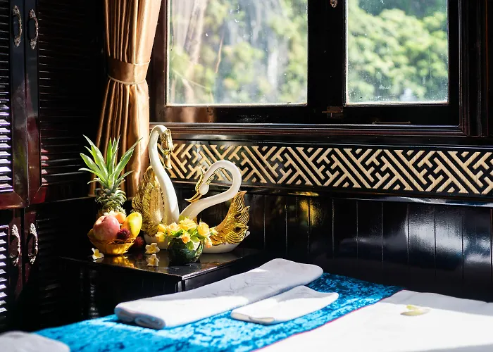 Swan Cruises - Off-the-beaten-path Route  4*