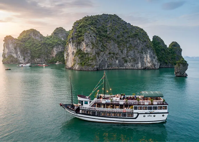 Swan Cruises - Off-the-beaten-path Route 