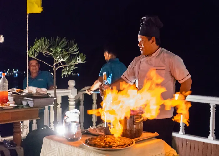 Swan Cruises - Off-the-beaten-path Route Hạ Long