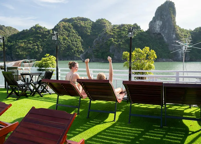  Swan Cruises - Off-the-beaten-path Route
