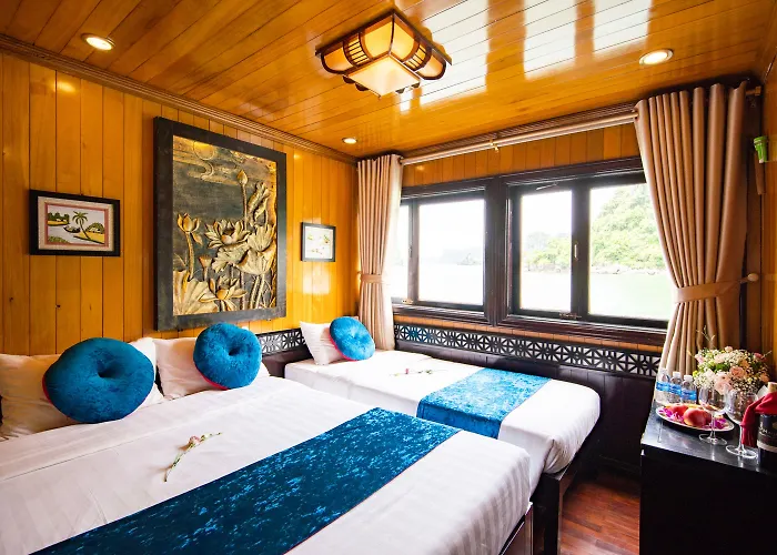  Swan Cruises - Off-the-beaten-path Route Hạ Long