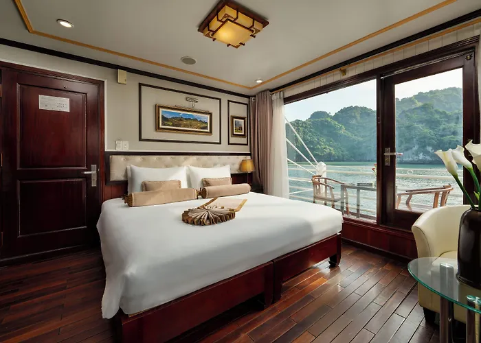  Swan Cruises - Off-the-beaten-path Route Ha Long